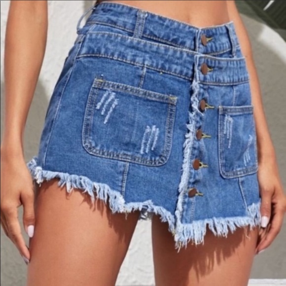 For sassy1950…SOLD🌼New jean short/skirt - Picture 4 of 16